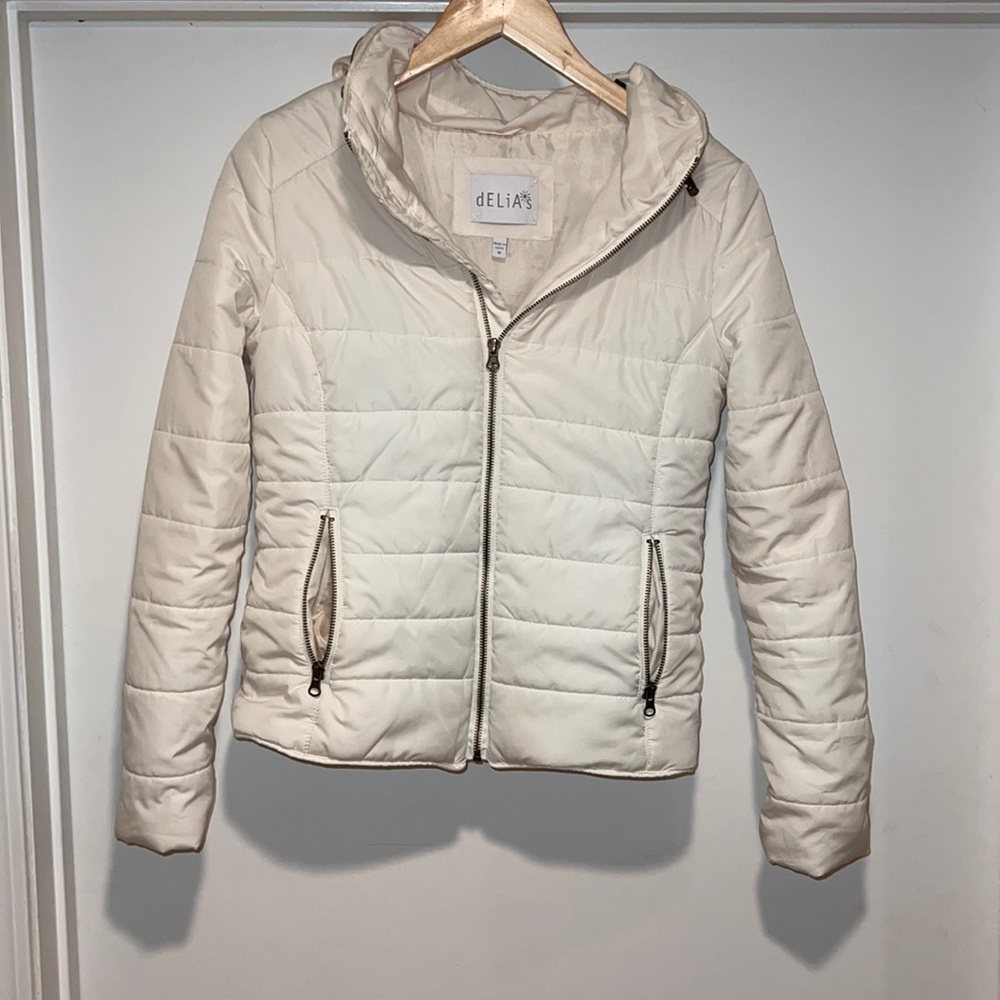 White deliA*s puffer jacket